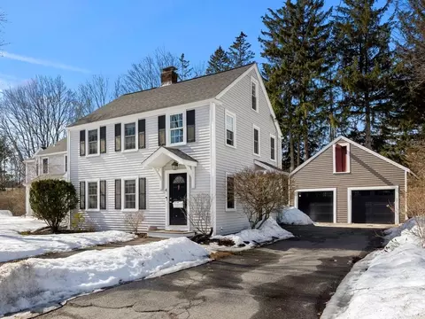 4 Upland Rd #4, Newburyport, MA 01950