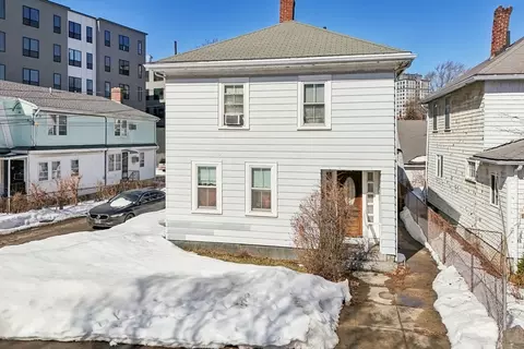 44 Elm St, Quincy, MA 02169