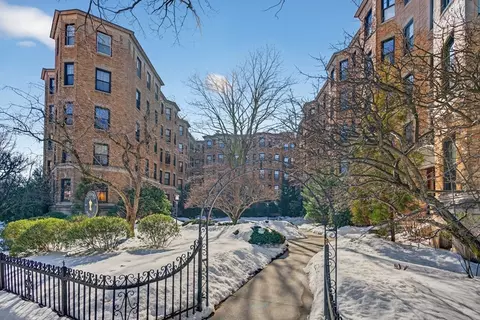 118 Riverway #29, Boston, MA 02215