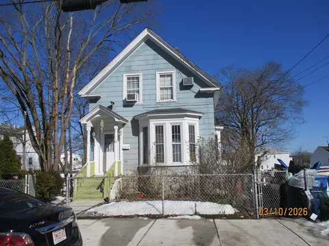11 Crescent St, Lawrence, MA 01841