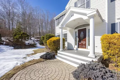 48 Laurel Dr, Hudson, MA 01749 photo 2
