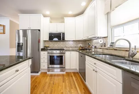 48 Laurel Dr, Hudson, MA 01749 photo 11