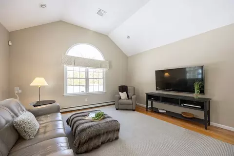 48 Laurel Dr, Hudson, MA 01749 photo 17