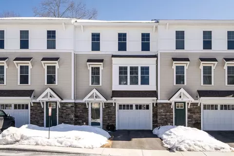 14 Hines Way #14, Newburyport, MA 01950