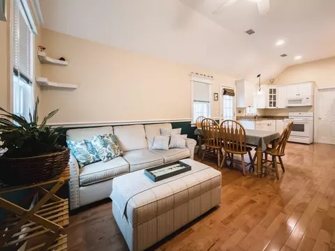 111 E Foxboro, Sharon, MA 02067 photo 4