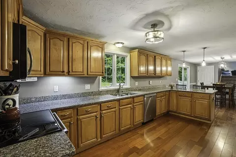 78 Milford St, Upton, MA 01568 photo 11