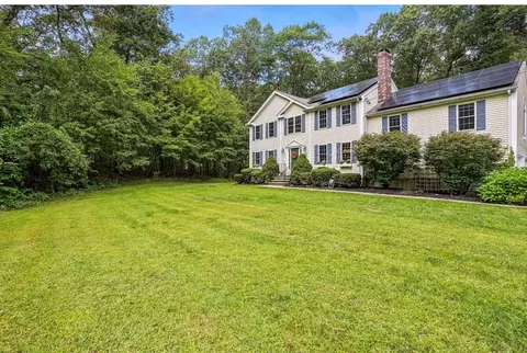 78 Milford St, Upton, MA 01568 photo 3