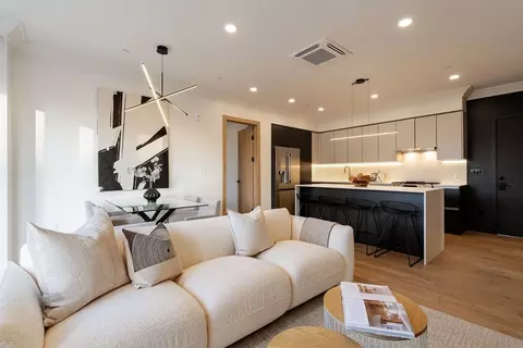 388 Washington St #302, Quincy, MA 02169