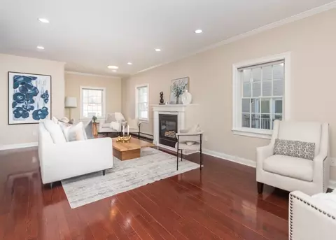 10 Rosegate Rd, Needham, MA 02494 photo 2