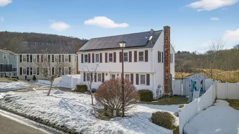 31 Rainbow Dr, Haverhill, MA 01835