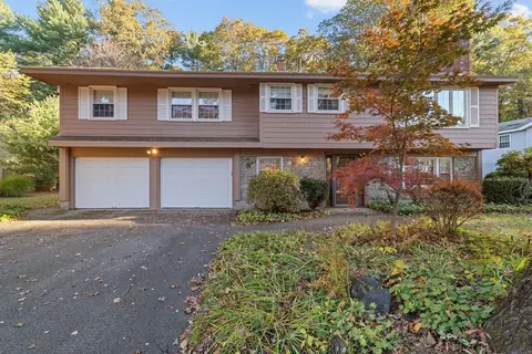 37 Ledgewood Rd, Framingham, MA 01701