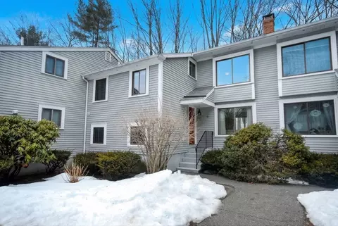 51 Staffordshire Ln #51, Concord, MA 01742
