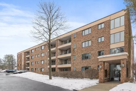 12 Ledgewood Way #8, Peabody, MA 01960