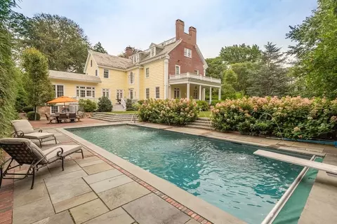 Exterior - 355 Buckminster Rd, Brookline, MA 02445 photo 2 of 10