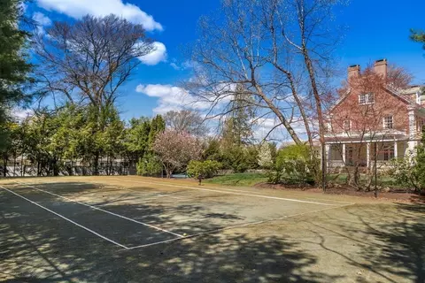 Exterior - 355 Buckminster Rd, Brookline, MA 02445 photo 8 of 10
