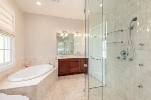 Bath - 355 Buckminster Rd, Brookline, MA 02445 photo 2 of 4