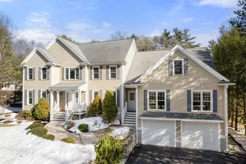 25 Blueberry Ln, Westwood, MA 02090