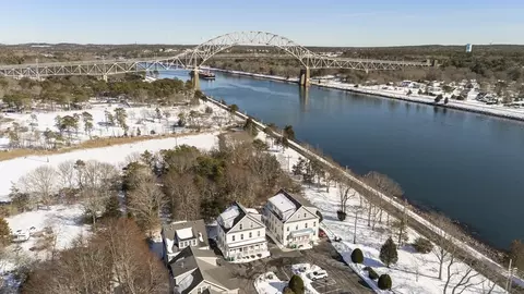 6 Honora Ln #6, Bourne, MA 02532