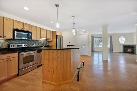 10 Westchester Dr #10, Haverhill, MA 01830