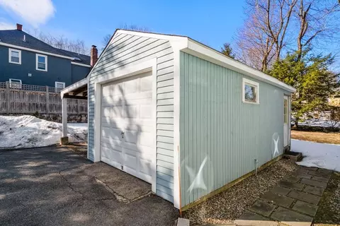 38 Fairfield St, Maynard, MA 01754 photo 2