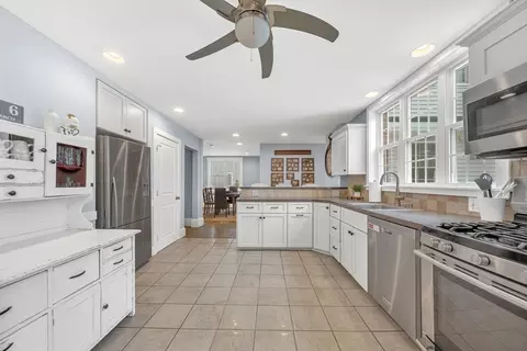24 Mellen St, Needham, MA 02494 photo 8