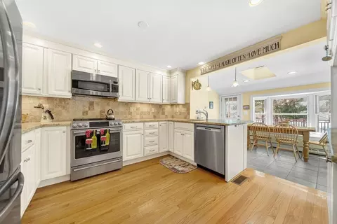 51 Alden Rd, Needham, MA 02492 photo 2