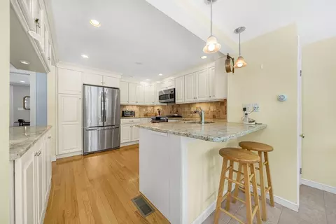 51 Alden Rd, Needham, MA 02492 photo 3