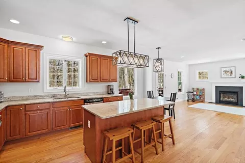 6 Beacon Ct, Acton, MA 01720 photo 9