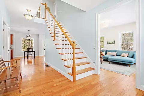 6 Beacon Ct, Acton, MA 01720 photo 4