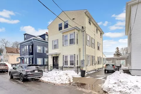 50 Warner St, Gloucester, MA 01930