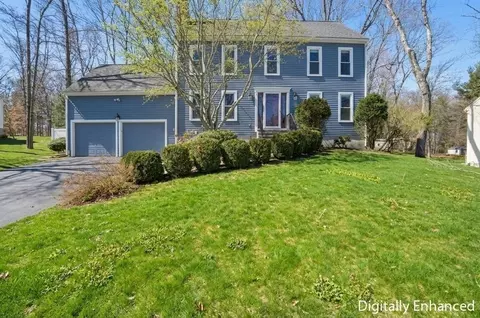 72 Skyline Dr, Franklin, MA 02038