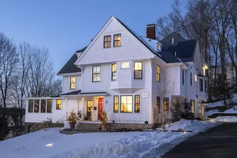 18 Maugus Ave, Wellesley, MA 02481