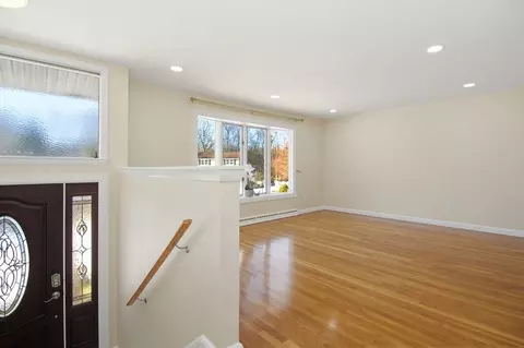 31 Spring Ln, Sharon, MA 02067 photo 5