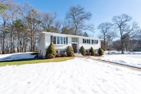 31 Spring Ln, Sharon, MA 02067 photo 2