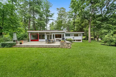 32 Moon Hill Rd, Lexington, MA 02421