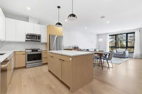 85 Myrtle St #106, Quincy, MA 02171