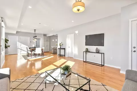 246 Boston St #9, Boston, MA 02125
