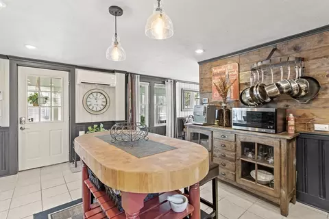 Kitchen - 64 W Main St, Georgetown, MA 01833 photo 3 of 4