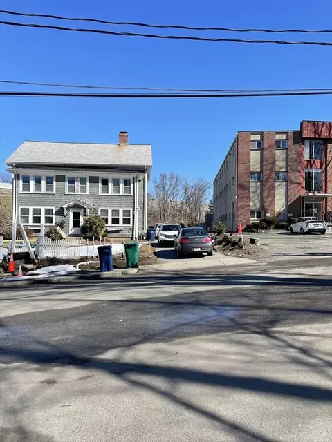 126 Charles St, Auburndale, MA 02466