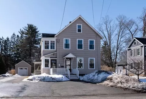 40 Clark St, Easthampton, MA 01027 photo 2