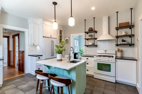 40 Clark St, Easthampton, MA 01027 photo 3