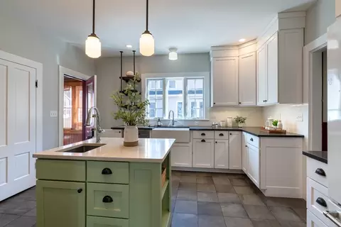 40 Clark St, Easthampton, MA 01027 photo 4