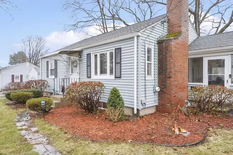 38 Northway Dr, Springfield, MA 01119 photo 3