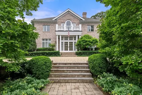 43 Bristol Rd, Wellesley, MA 02481