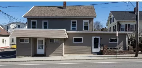 407-409 Broad St, Cumberland, RI 02864