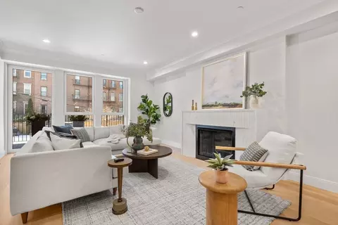 144 Worcester St #2, Boston, MA 02118