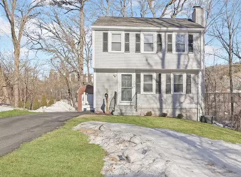 8 Keach Ter, Waltham, MA 02453