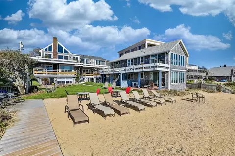 495 Commercial St #11, Provincetown, MA 02657