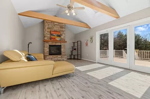 Living - 7 Blacksmith Way, Saugus, MA 01906 photo 3 of 4