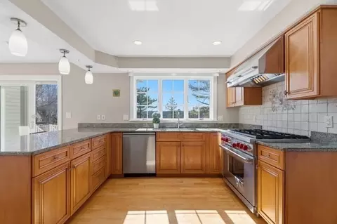 Kitchen - 7 Blacksmith Way, Saugus, MA 01906 photo 3 of 4